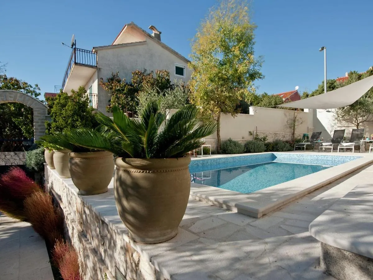 Picturesque Holiday Home In Okrug Gornji By The Beach Trogir